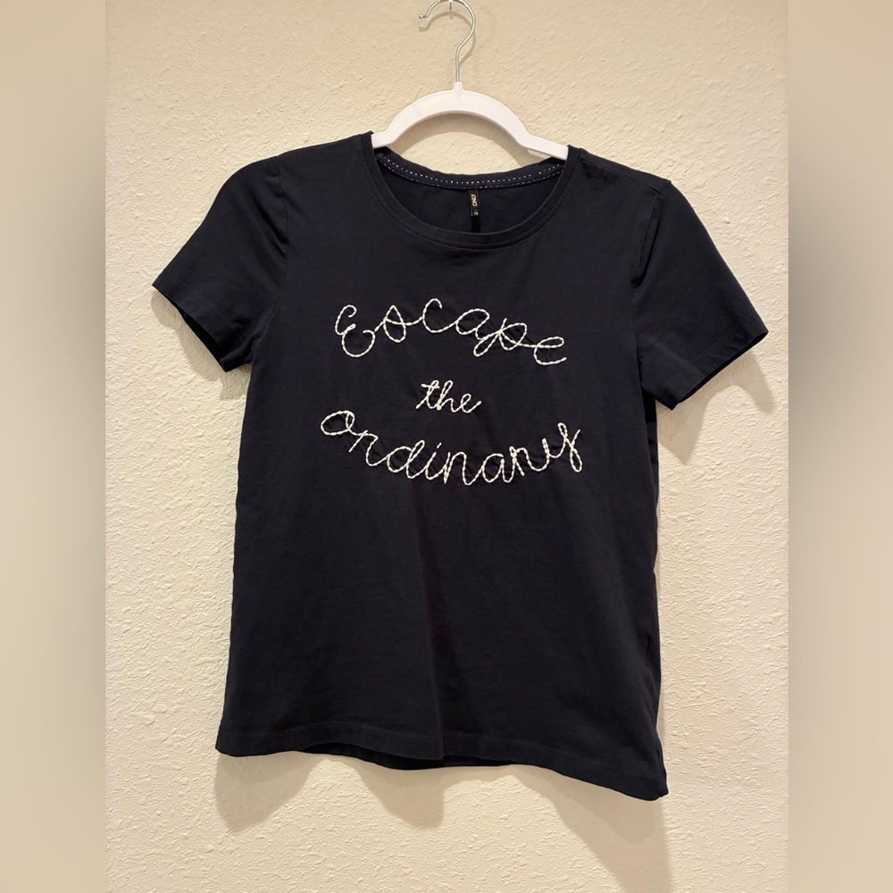 ONLY Women's Navy T-Shirt size XS with White Embroidered Text